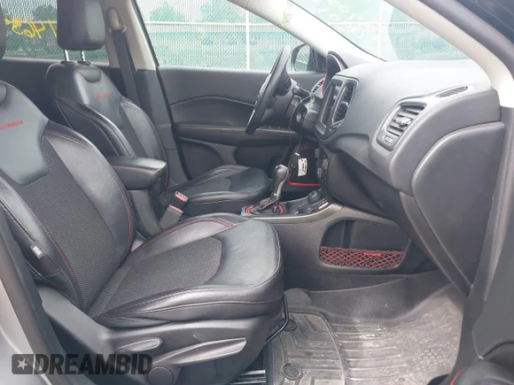 ✅ 2019 Jeep Compass Trailhawk • VIN: 3C4NJDDB6KT639057 • Lot: 45146397. Listed on IAAI with 73,314 mi. Free auction sales archive from the USA and detailed vehicle history report at DreamBid. Image 5.