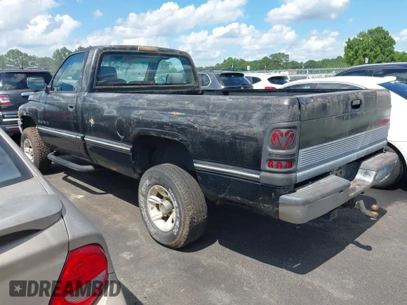 ✅ 1994 Dodge 1500 • VIN: 1B7HF16Z4RS631736 • Lot: 42507914. Wystawiony na IAAI z przebiegiem Nie podano. Bezpłatny archiwum sprzedaży aukcyjnych z USA i szczegółowy raport historii pojazdu na DreamBid. Zdjęcie 3.