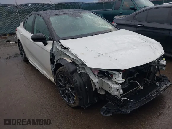 ✅ 2025 Toyota Camry XSE • VIN: 4T1DAACK4SU037447 • Лот: 44121079. Опубликован ранее на IAAI с пробегом 14 234 миль. Бесплатный доступ к архиву аукционных продаж из США и подробный отчёт об истории автомобиля на DreamBid. Изображение 1.