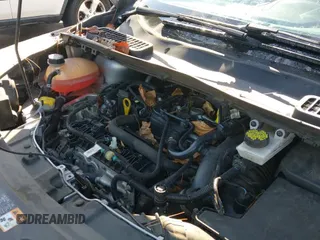 ✅ 2019 Ford Escape SE • VIN: 1FMCU0GD3KUA11026 • Lot: 43807721. Wystawiony na IAAI z przebiegiem 113 938 mil. Bezpłatny archiwum sprzedaży aukcyjnych z USA i szczegółowy raport historii pojazdu na DreamBid. Zdjęcie 18.