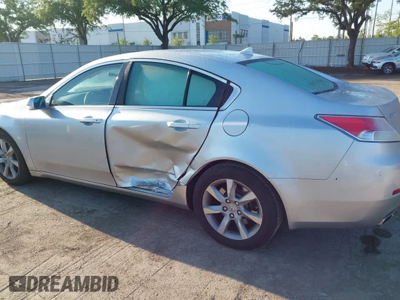 ✅ 2012 Acura TL Auto • VIN: 19UUA8F23CA012570 • Лот: 44727645. Опубліковано раніше на IAAI з пробігом 126 640 миль. Безкоштовний доступ до архіву аукціонних продажів зі США та докладний звіт про історію автомобіля на DreamBid. Зображення 6.