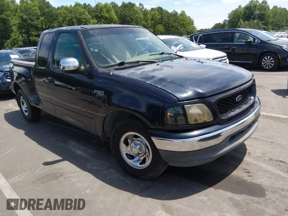 ✅ 2000 Ford F-150 XL • VIN: 1FTZX0729YKB30546 • Lot: 45629564. Wystawiony na IAAI z przebiegiem Nie podano. Bezpłatny archiwum sprzedaży aukcyjnych z USA i szczegółowy raport historii pojazdu na DreamBid. Zdjęcie 1.
