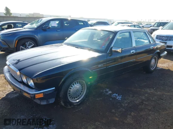 ✅ 1988 Jaguar XJ • VIN: SAJHV1649JC540968 • Lot: 43657666. Wystawiony na IAAI z przebiegiem Nie podano. Bezpłatny archiwum sprzedaży aukcyjnych z USA i szczegółowy raport historii pojazdu na DreamBid. Zdjęcie 2.