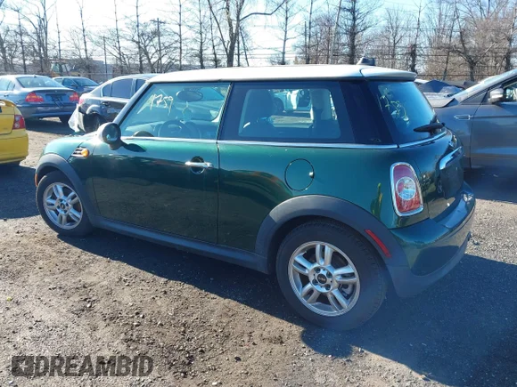 ✅ 2013 MINI Hardtop • VIN: WMWSU3C54DT684400 • Лот: 41821759. Опубликован ранее на IAAI с пробегом 176 926 миль. Бесплатный доступ к архиву аукционных продаж из США и подробный отчёт об истории автомобиля на DreamBid. Изображение 3.
