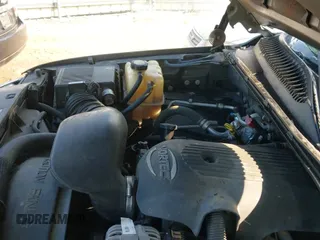 ✅ 2001 GMC Yukon XL SLT • VIN: 3GKEC16T61G196547 • Lot: 43094033. Listed on IAAI with 226,558 mi. Free auction sales archive from the USA and detailed vehicle history report at DreamBid. Image 12.