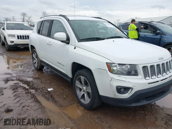✅ 2016 Jeep Compass Latitude • VIN: 1C4NJCEA6GD720198 • Lot: 44529870. Wystawiony na IAAI z przebiegiem 121 140 mil. Bezpłatny archiwum sprzedaży aukcyjnych z USA i szczegółowy raport historii pojazdu na DreamBid. Zdjęcie 1.