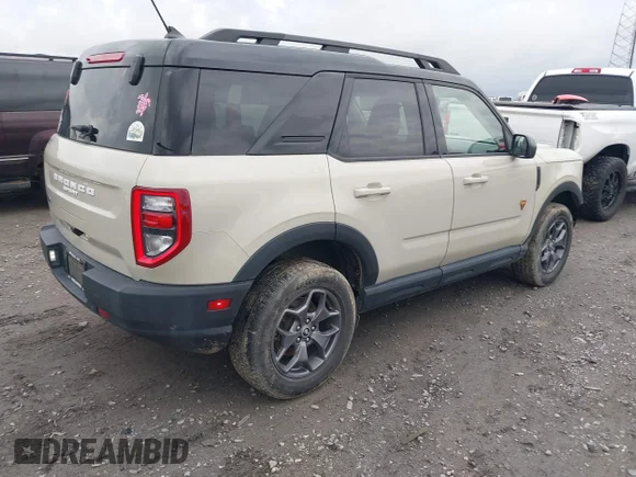 ✅ 2024 Ford Bronco Sport Badlands • VIN: 3FMCR9D91RRE15675 • Lot: 43930223. Wystawiony na IAAI z przebiegiem 55 376 mil. Bezpłatny archiwum sprzedaży aukcyjnych z USA i szczegółowy raport historii pojazdu na DreamBid. Zdjęcie 4.