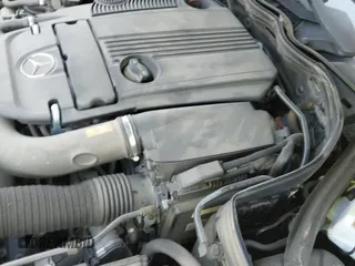 ✅ 2015 Mercedes-Benz C 250 • VIN: WDDGJ4HBXFG390555 • Lot: 42288436. Wystawiony na IAAI z przebiegiem 93 665 mil. Bezpłatny archiwum sprzedaży aukcyjnych z USA i szczegółowy raport historii pojazdu na DreamBid. Zdjęcie 20.