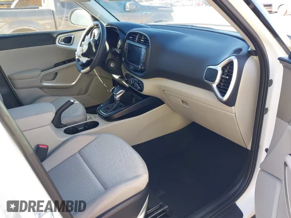 ✅ 2025 Kia Soul LX • VIN: KNDJ23AU0S7959880 • Lot: 43902920. Wystawiony na IAAI z przebiegiem 180 mil. Bezpłatny archiwum sprzedaży aukcyjnych z USA i szczegółowy raport historii pojazdu na DreamBid. Zdjęcie 5.