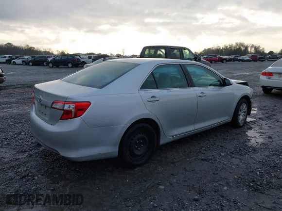 ✅ 2014 Toyota Camry LE • VIN: 4T4BF1FK5ER374689 • Lot: 43773661. Wystawiony na IAAI z przebiegiem 328 832 mil. Bezpłatny archiwum sprzedaży aukcyjnych z USA i szczegółowy raport historii pojazdu na DreamBid. Zdjęcie 4.
