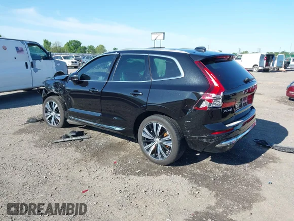 ✅ 2022 Volvo XC60 Inscription • VIN: YV4062RL2N1065356 • Lot: 41989735. Wystawiony na IAAI z przebiegiem 17 013 mil. Bezpłatny archiwum sprzedaży aukcyjnych z USA i szczegółowy raport historii pojazdu na DreamBid. Zdjęcie 3.
