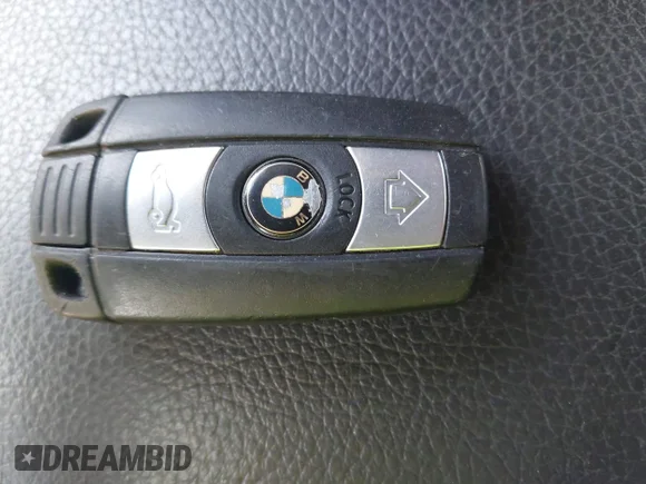 ✅ 2011 BMW 3 Series 328i • VIN: WBAKE5C59BE429851 • Lot: 43139378. Wystawiony na IAAI z przebiegiem 104 452 mil. Bezpłatny archiwum sprzedaży aukcyjnych z USA i szczegółowy raport historii pojazdu na DreamBid. Zdjęcie 11.