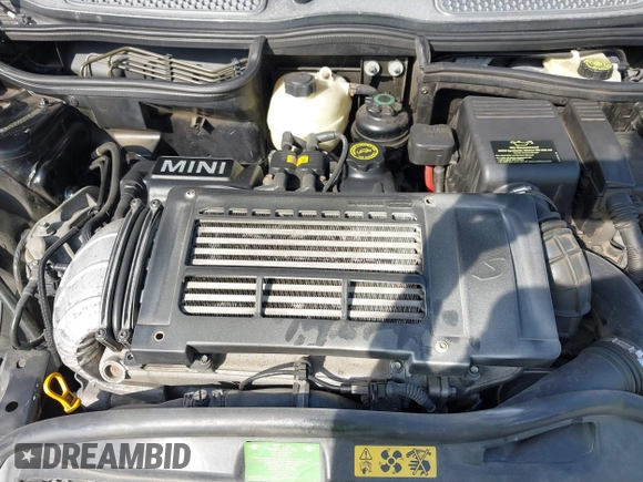 ✅ 2005 MINI Convertible S • VIN: WMWRH33535TF85493 • Lot: 43016811. Wystawiony na IAAI z przebiegiem 153 432 mil. Bezpłatny archiwum sprzedaży aukcyjnych z USA i szczegółowy raport historii pojazdu na DreamBid. Zdjęcie 10.