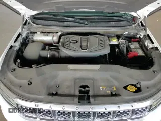 ✅ 2023 Jeep Grand Wagoneer Series III • VIN: 1C4SJSGP7PS500692 • Lot: 71058625. Wystawiony na Copart z przebiegiem 21 614 mil. Bezpłatny archiwum sprzedaży aukcyjnych z USA i szczegółowy raport historii pojazdu na DreamBid. Zdjęcie 16.