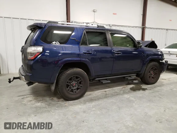 ✅ 2018 Toyota 4Runner SR5 • VIN: JTEBU5JR5J5505104 • Lot: 73213282. Wystawiony na Copart z przebiegiem 82 124 mil. Bezpłatny archiwum sprzedaży aukcyjnych z USA i szczegółowy raport historii pojazdu na DreamBid. Zdjęcie 3.