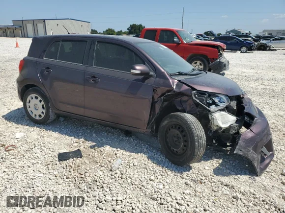 ✅ 2014 Scion xD • VIN: JTKKUPB42E1040385 • Lot: 68127434. Wystawiony na Copart z przebiegiem 143 464 mil. Bezpłatny archiwum sprzedaży aukcyjnych z USA i szczegółowy raport historii pojazdu na DreamBid. Zdjęcie 4.