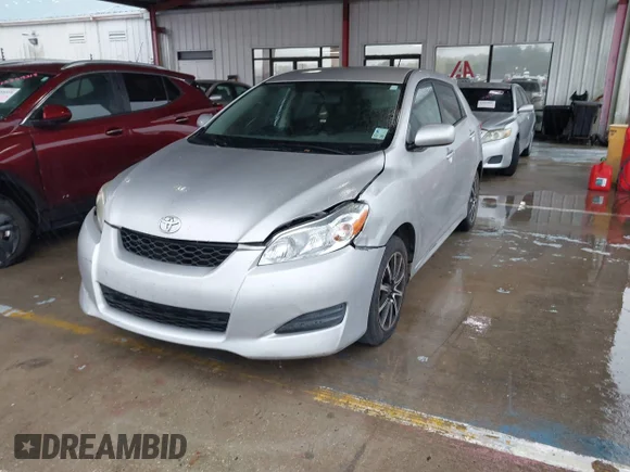 ✅ 2011 Toyota Matrix • VIN: 2T1KU4EE1BC737144 • Lot: 43824631. Listed on IAAI with 206,243 mi. Free auction sales archive from the USA and detailed vehicle history report at DreamBid. Image 2.