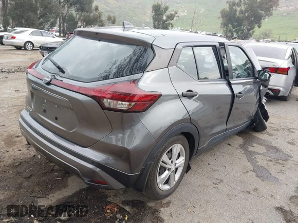 ✅ 2024 Nissan Kicks S • VIN: 3N1CP5BV6RL477582 • Lot: 44217355. Wystawiony na IAAI z przebiegiem 29 658 mil. Bezpłatny archiwum sprzedaży aukcyjnych z USA i szczegółowy raport historii pojazdu na DreamBid. Zdjęcie 4.