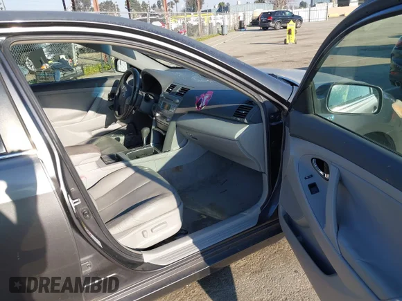 ✅ 2008 Toyota Camry • VIN: JTNBB46K883045406 • Лот: 44058153. Опубликован ранее на IAAI с пробегом 225 799 миль. Бесплатный доступ к архиву аукционных продаж из США и подробный отчёт об истории автомобиля на DreamBid. Изображение 5.