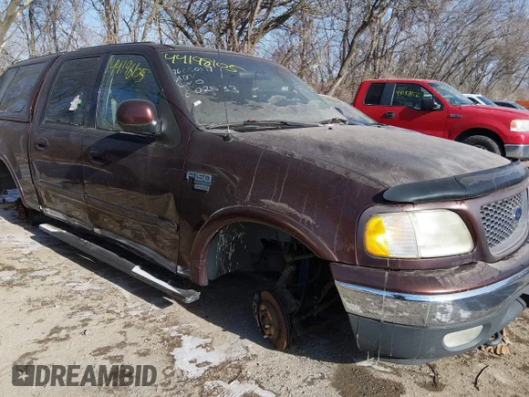 ✅ 2001 Ford F-150 XLT • VIN: 1FTRW08WX1KE02533 • Lot: 44198105. Wystawiony na IAAI z przebiegiem 210 319 mil. Bezpłatny archiwum sprzedaży aukcyjnych z USA i szczegółowy raport historii pojazdu na DreamBid. Zdjęcie 6.