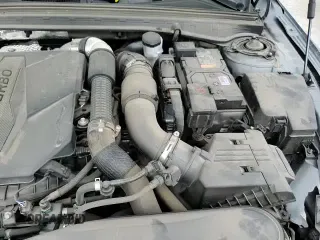 ✅ 2025 Kia K5 GT • VIN: KNAG44J89S5297237 • Lot: 85870765. Wystawiony na Copart z przebiegiem 13 501 mil. Bezpłatny archiwum sprzedaży aukcyjnych z USA i szczegółowy raport historii pojazdu na DreamBid. Zdjęcie 13.