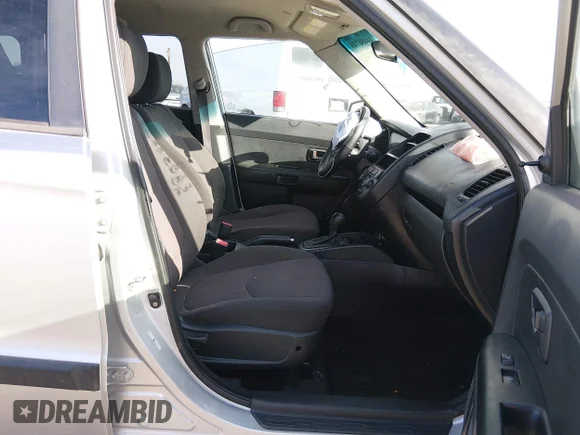 ✅ 2013 Kia Soul • VIN: KNDJT2A59D7765271 • Lot: 44486748. Listed on IAAI with 117,861 mi. Free auction sales archive from the USA and detailed vehicle history report at DreamBid. Image 5.