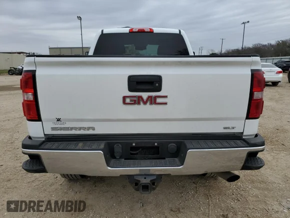 ✅ 2018 GMC Sierra 2500HD SLT • VIN: 1GT22TEG2JZ266644 • Lot: 46034375. Wystawiony na Copart z przebiegiem 149 314 mil. Bezpłatny archiwum sprzedaży aukcyjnych z USA i szczegółowy raport historii pojazdu na DreamBid. Zdjęcie 6.