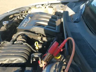 ✅ 2013 Chrysler 200 LX • VIN: 1C3CCBAB4DN647143 • Lot: 43611918. Wystawiony na IAAI z przebiegiem 177 940 mil. Bezpłatny archiwum sprzedaży aukcyjnych z USA i szczegółowy raport historii pojazdu na DreamBid. Zdjęcie 11.