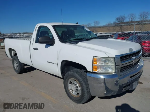 ✅ 2008 Chevrolet Silverado 2500HD Work Truck • VIN: 1GCHC24K58E143171 • Лот: 44431450. Опубліковано раніше на IAAI з пробігом 182 093 миль. Безкоштовний доступ до архіву аукціонних продажів зі США та докладний звіт про історію автомобіля на DreamBid. Зображення 1.