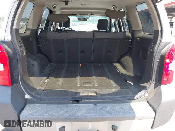✅ 2011 Nissan Xterra S • VIN: 5N1AN0NU7BC515608 • Lot: 40153759. Wystawiony na IAAI z przebiegiem 106 244 mil. Bezpłatny archiwum sprzedaży aukcyjnych z USA i szczegółowy raport historii pojazdu na DreamBid. Zdjęcie 8.