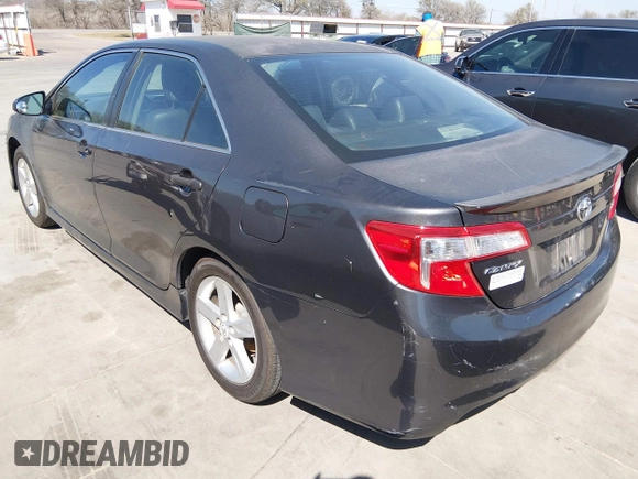 ✅ 2012 Toyota Camry SE • VIN: 4T1BF1FK7CU087720 • Lot: 44493750. Wystawiony na IAAI z przebiegiem 209 570 mil. Bezpłatny archiwum sprzedaży aukcyjnych z USA i szczegółowy raport historii pojazdu na DreamBid. Zdjęcie 3.