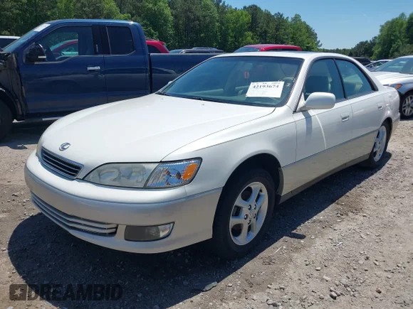✅ 2001 Lexus ES 300 • VIN: JT8BF28G110321601 • Lot: 42193674. Wystawiony na IAAI z przebiegiem 139 006 mil. Bezpłatny archiwum sprzedaży aukcyjnych z USA i szczegółowy raport historii pojazdu na DreamBid. Zdjęcie 2.