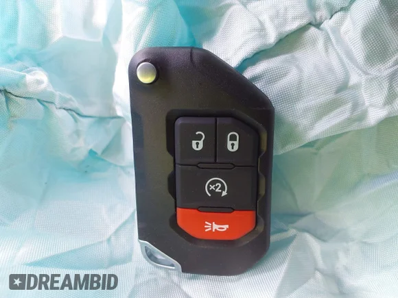 ✅ 2024 Jeep Wrangler Sahara • VIN: 1C4PJXEG5RW344119 • Lot: 44203913. Wystawiony na IAAI z przebiegiem 19 225 mil. Bezpłatny archiwum sprzedaży aukcyjnych z USA i szczegółowy raport historii pojazdu na DreamBid. Zdjęcie 11.
