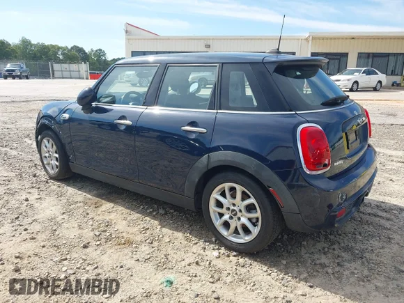 ✅ 2015 MINI Hardtop 4 Door S • VIN: WMWXU3C51F2B56492 • Лот: 43058677. Опубліковано раніше на IAAI з пробігом 121 616 миль. Безкоштовний доступ до архіву аукціонних продажів зі США та докладний звіт про історію автомобіля на DreamBid. Зображення 3.