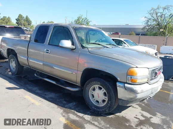✅ 2000 GMC Sierra 1500 SLE • VIN: 1GTEK19T3YE134762 • Лот: 44783519. Опубліковано раніше на IAAI з пробігом 262 102 миль. Безкоштовний доступ до архіву аукціонних продажів зі США та докладний звіт про історію автомобіля на DreamBid. Зображення 1.