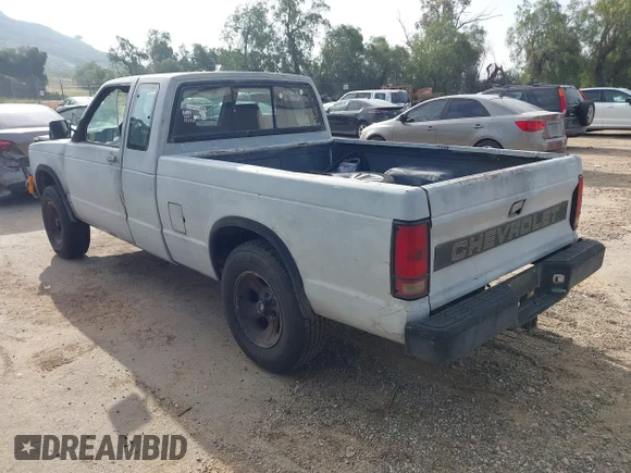 ✅ 1992 Chevrolet S-10 • VIN: 1GCCS19R1N8209254 • Lot: 44533932. Wystawiony na IAAI z przebiegiem 472 227 mil. Bezpłatny archiwum sprzedaży aukcyjnych z USA i szczegółowy raport historii pojazdu na DreamBid. Zdjęcie 3.