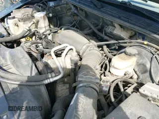 ✅ 2003 GMC Sonoma SLS • VIN: 1GTCS19X538118757 • Lot: 41794576. Wystawiony na IAAI z przebiegiem 184 482 mil. Bezpłatny archiwum sprzedaży aukcyjnych z USA i szczegółowy raport historii pojazdu na DreamBid. Zdjęcie 19.