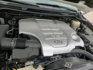 ✅ 2013 Toyota Land Cruiser • VIN: JTMHY7AJ1D4012488 • Lot: 83833744. Listed on Copart with 272,937 mi. Free auction sales archive from the USA and detailed vehicle history report at DreamBid. Image 14.