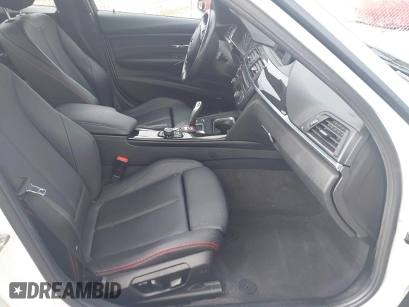 ✅ 2015 BMW 3 Series 328i xDrive • VIN: WBA3B3G57FNT17356 • Lot: 45229686. Wystawiony na IAAI z przebiegiem 99 108 mil. Bezpłatny archiwum sprzedaży aukcyjnych z USA i szczegółowy raport historii pojazdu na DreamBid. Zdjęcie 5.
