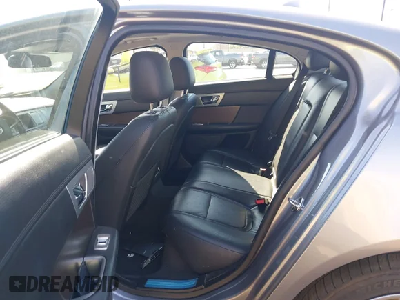 ✅ 2013 Jaguar XF RWD • VIN: SAJWA0ES5DPU05285 • Лот: 41549186. Опубликован ранее на IAAI с пробегом 131 025 миль. Бесплатный доступ к архиву аукционных продаж из США и подробный отчёт об истории автомобиля на DreamBid. Изображение 8.