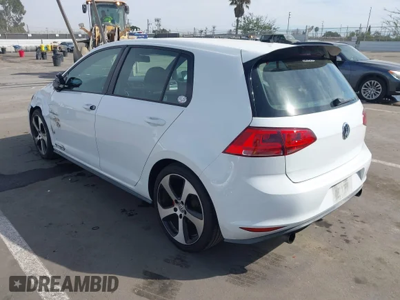 ✅ 2015 Volkswagen Golf GTI Autobahn • VIN: 3VW4T7AU6FM066364 • Lot: 41657621. Wystawiony na IAAI z przebiegiem 152 727 mil. Bezpłatny archiwum sprzedaży aukcyjnych z USA i szczegółowy raport historii pojazdu na DreamBid. Zdjęcie 3.