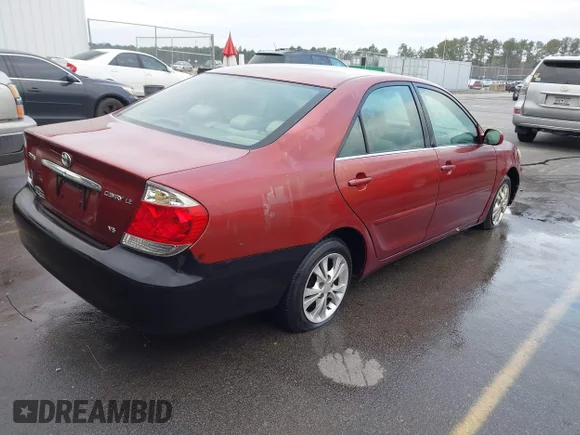 ✅ 2005 Toyota Camry XLE • VIN: 4T1BF32K35U103688 • Lot: 44214599. Wystawiony na IAAI z przebiegiem 271 468 mil. Bezpłatny archiwum sprzedaży aukcyjnych z USA i szczegółowy raport historii pojazdu na DreamBid. Zdjęcie 4.