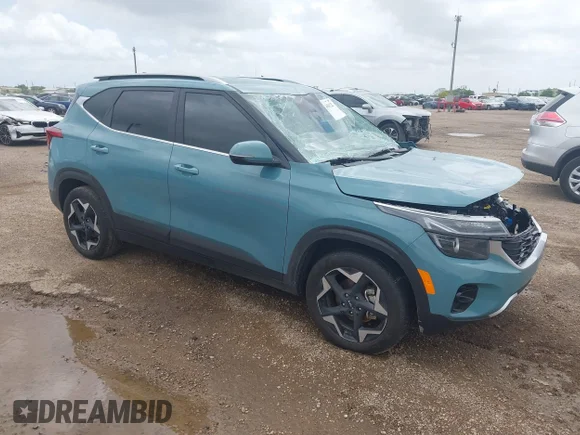 ✅ 2026 Kia Seltos EX • VIN: KNDER2AA3T7846567 • Лот: 44842721. Опубліковано раніше на IAAI з пробігом 27 578 миль. Безкоштовний доступ до архіву аукціонних продажів зі США та докладний звіт про історію автомобіля на DreamBid. Зображення 1.