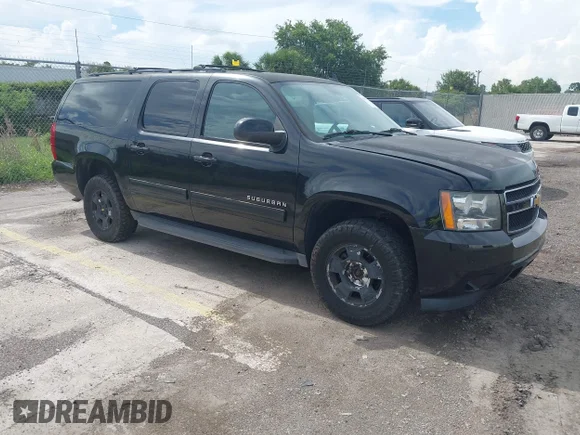 ✅ 2013 Chevrolet Suburban LT • VIN: 1GNSKJE73DR274977 • Lot: 45271210. Listed on IAAI with 268,677 mi. Free auction sales archive from the USA and detailed vehicle history report at DreamBid. Image 1.
