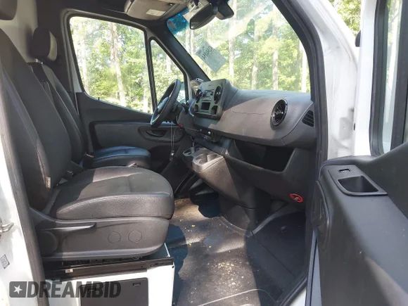 ✅ 2023 Mercedes-Benz Sprinter Cargo • VIN: W1Y40BHY3PT129006 • Lot: 42548854. Wystawiony na IAAI z przebiegiem 164 278 mil. Bezpłatny archiwum sprzedaży aukcyjnych z USA i szczegółowy raport historii pojazdu na DreamBid. Zdjęcie 5.