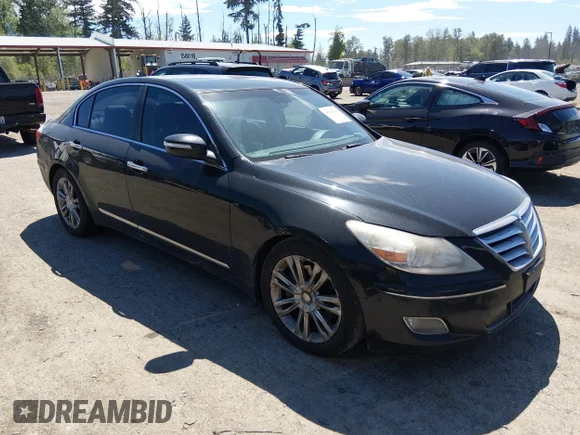 ✅ 2011 Hyundai Genesis • VIN: KMHGC4DF1BU114348 • Lot: 45200219. Wystawiony na IAAI z przebiegiem 196 988 mil. Bezpłatny archiwum sprzedaży aukcyjnych z USA i szczegółowy raport historii pojazdu na DreamBid. Zdjęcie 1.