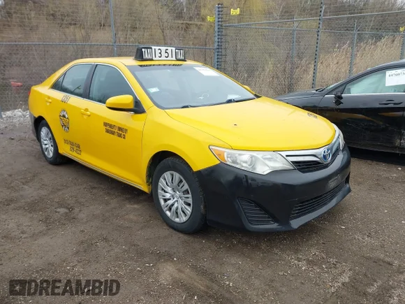 ✅ 2013 Toyota Camry XLE • VIN: 4T1BD1FK0DU076937 • Lot: 44753044. Wystawiony na IAAI z przebiegiem 514 117 mil. Bezpłatny archiwum sprzedaży aukcyjnych z USA i szczegółowy raport historii pojazdu na DreamBid. Zdjęcie 1.