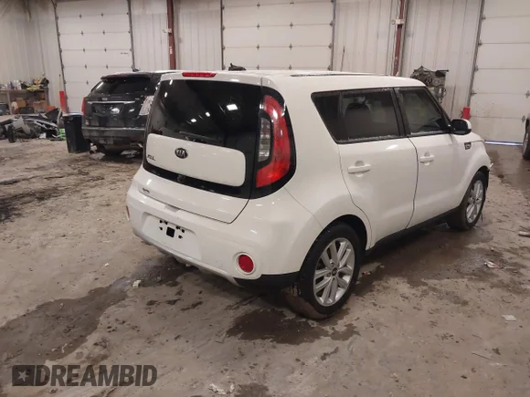 ✅ 2018 Kia Soul + • VIN: KNDJP3A55J7601635 • Lot: 44131474. Wystawiony na IAAI z przebiegiem 100 703 mil. Bezpłatny archiwum sprzedaży aukcyjnych z USA i szczegółowy raport historii pojazdu na DreamBid. Zdjęcie 4.