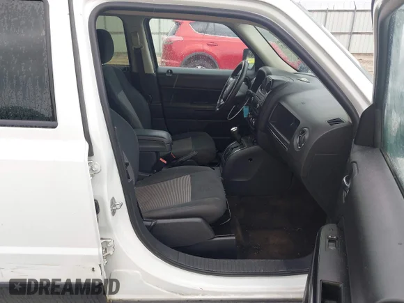 ✅ 2016 Jeep Patriot Sport • VIN: 1C4NJPBA6GD525293 • Lot: 45634323. Wystawiony na IAAI z przebiegiem 164 570 mil. Bezpłatny archiwum sprzedaży aukcyjnych z USA i szczegółowy raport historii pojazdu na DreamBid. Zdjęcie 5.