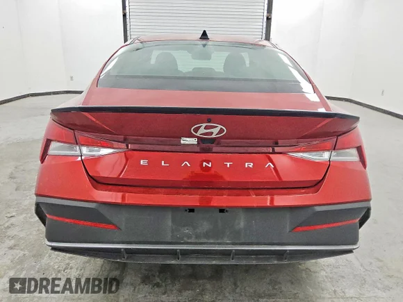 ✅ 2025 Hyundai Elantra SEL Sport • VIN: KMHLM4DG0SU058956 • Lot: 49325606. Wystawiony na Copart z przebiegiem 31 357 mil. Bezpłatny archiwum sprzedaży aukcyjnych z USA i szczegółowy raport historii pojazdu na DreamBid. Zdjęcie 6.